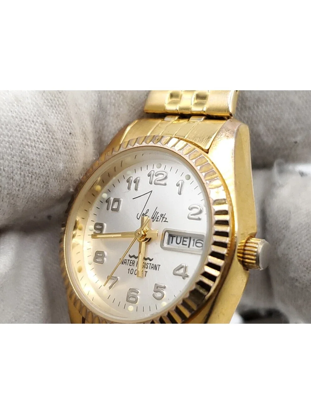 John Weitz Quartz Watch New Battery Gold Tone Silver Day/Date 24mm